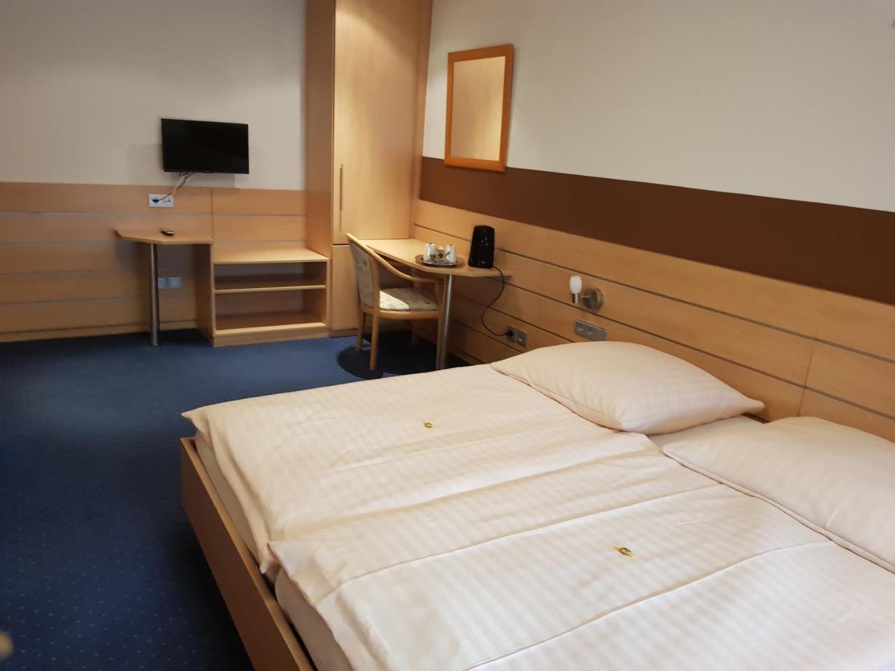 Hotel Habana Aalen Eksteriør bilde