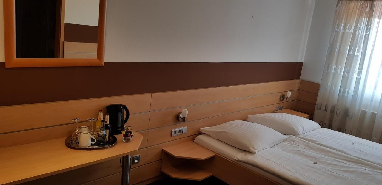 Hotel Habana Aalen Eksteriør bilde