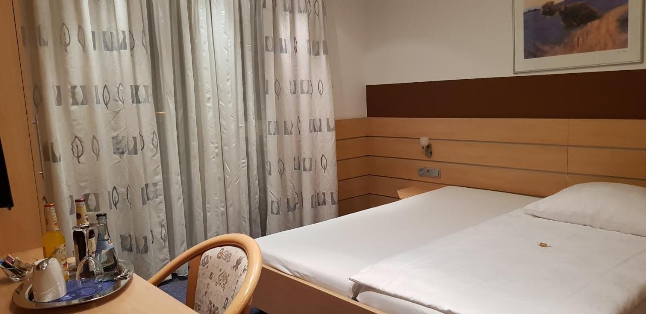 Hotel Habana Aalen Eksteriør bilde